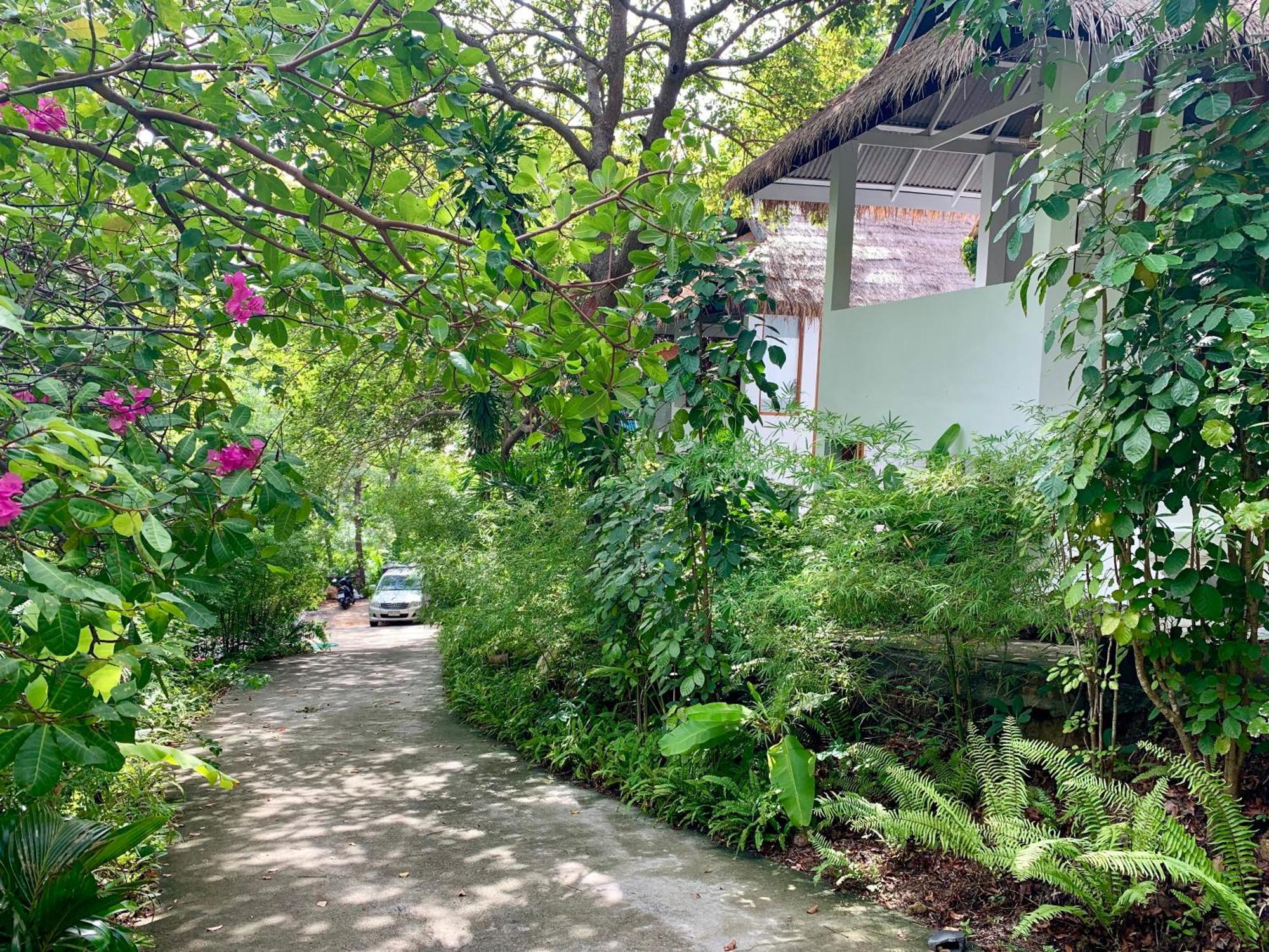 Coconut Beach Bungalows Chaloklum Room photo